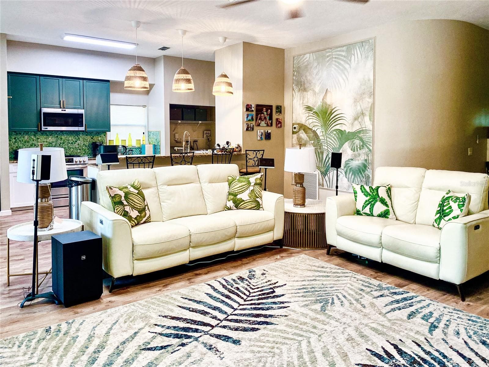LIV RM - 4907 82ND PL E, SARASOTA