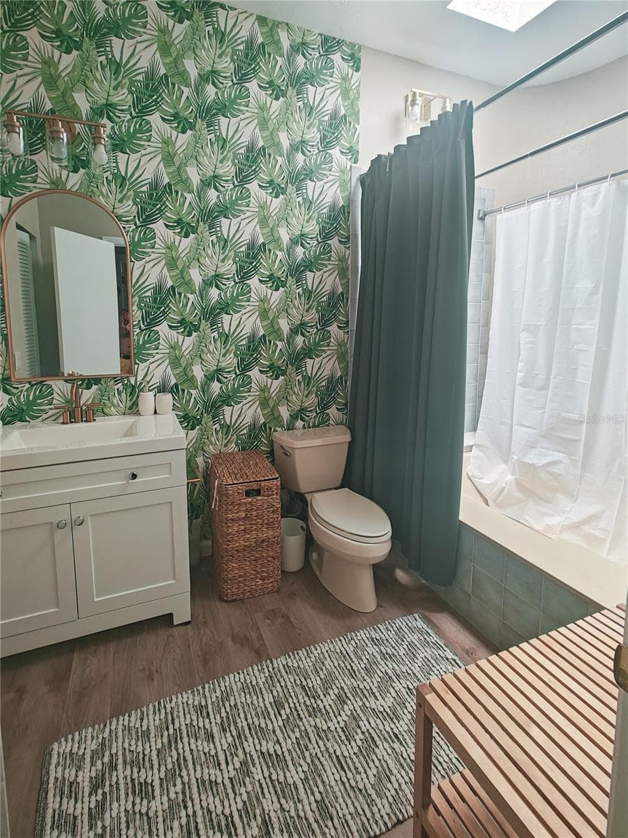 BATH 2 - 4907 82ND PL E, SARASOTA