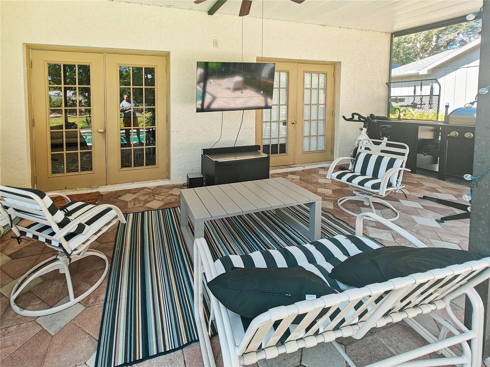 SEATING AREA - 4907 82ND PL E, SARASOTA