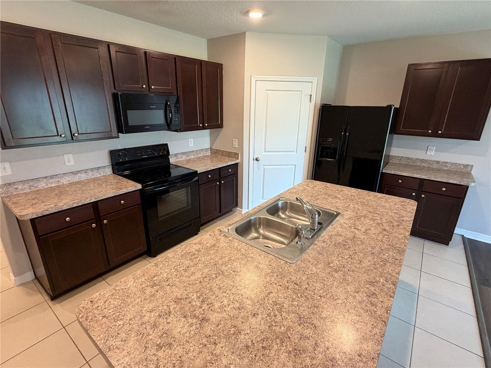 Single Family Residence at 2822 NE 44TH RD, OCALA, photo 6 of 18