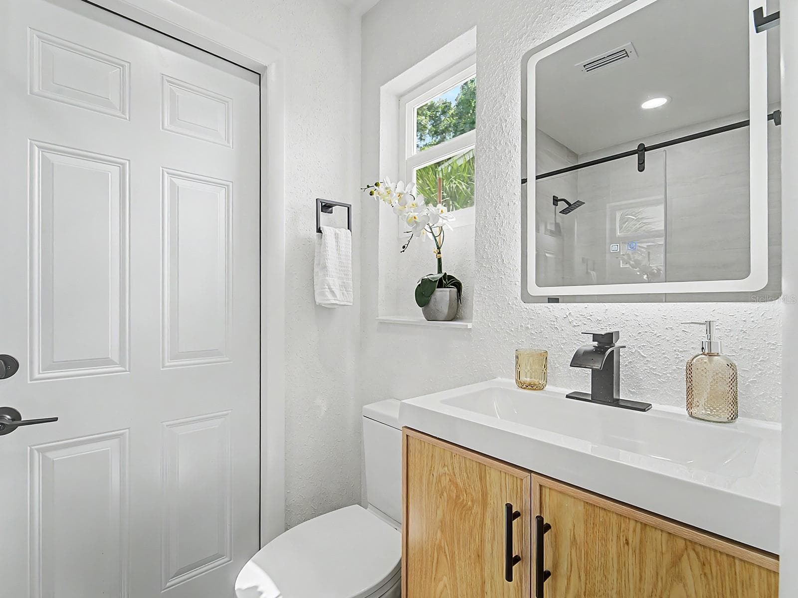 Single Family Residence at 1354 ROSERY RD NE, LARGO, photo 14 of 40