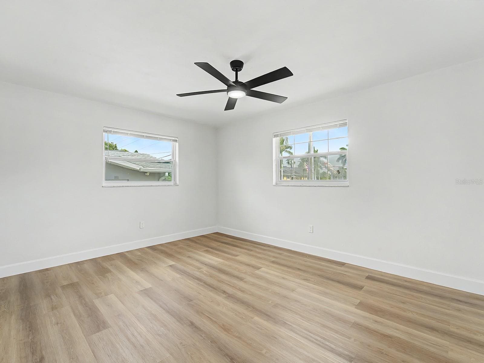 Single Family Residence at 1354 ROSERY RD NE, LARGO, photo 17 of 40