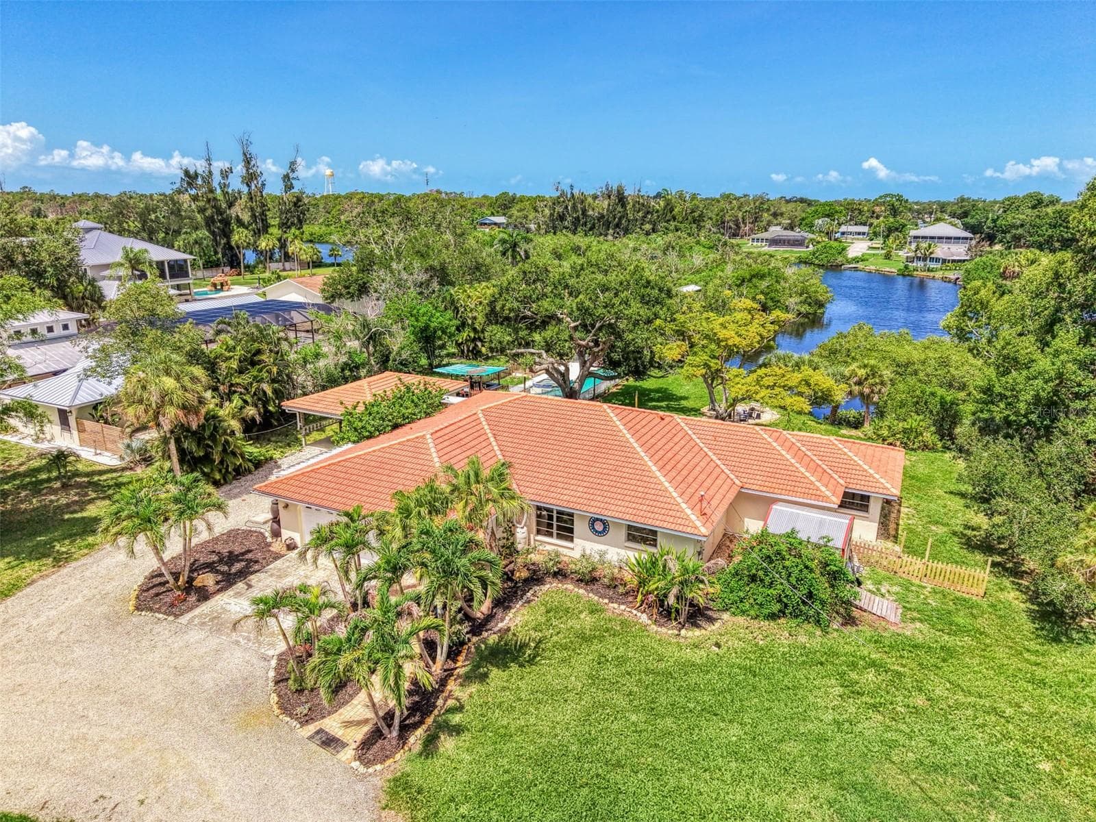 140 S OXFORD DR