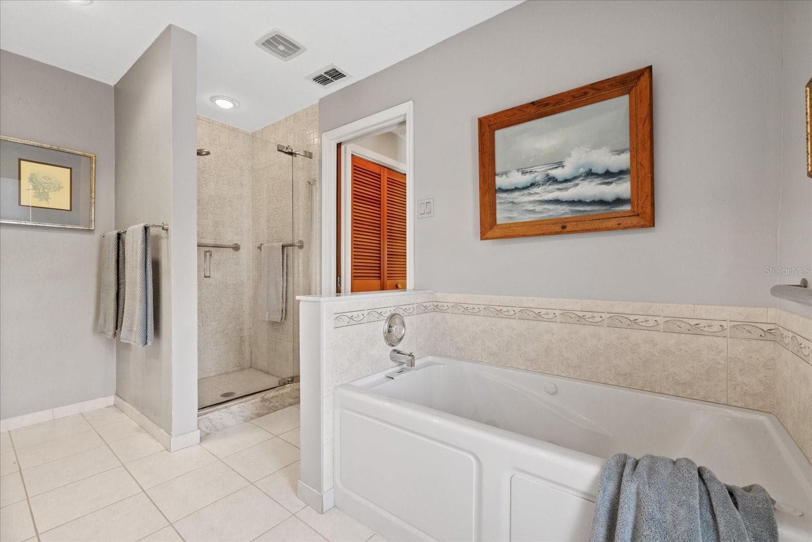 Primary ensuite with dual vanity, walk in shower, garden jetted tub, toilet and bidet. (bidet not working) - 3154 TRIDENT TER, NEW PORT RICHEY