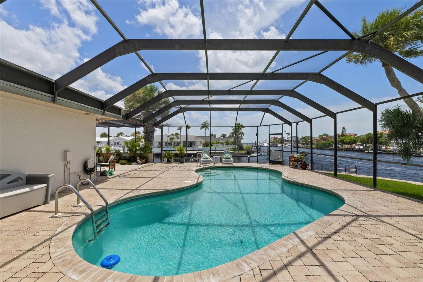 Screen enclosed pool and lania - 3154 TRIDENT TER, NEW PORT RICHEY