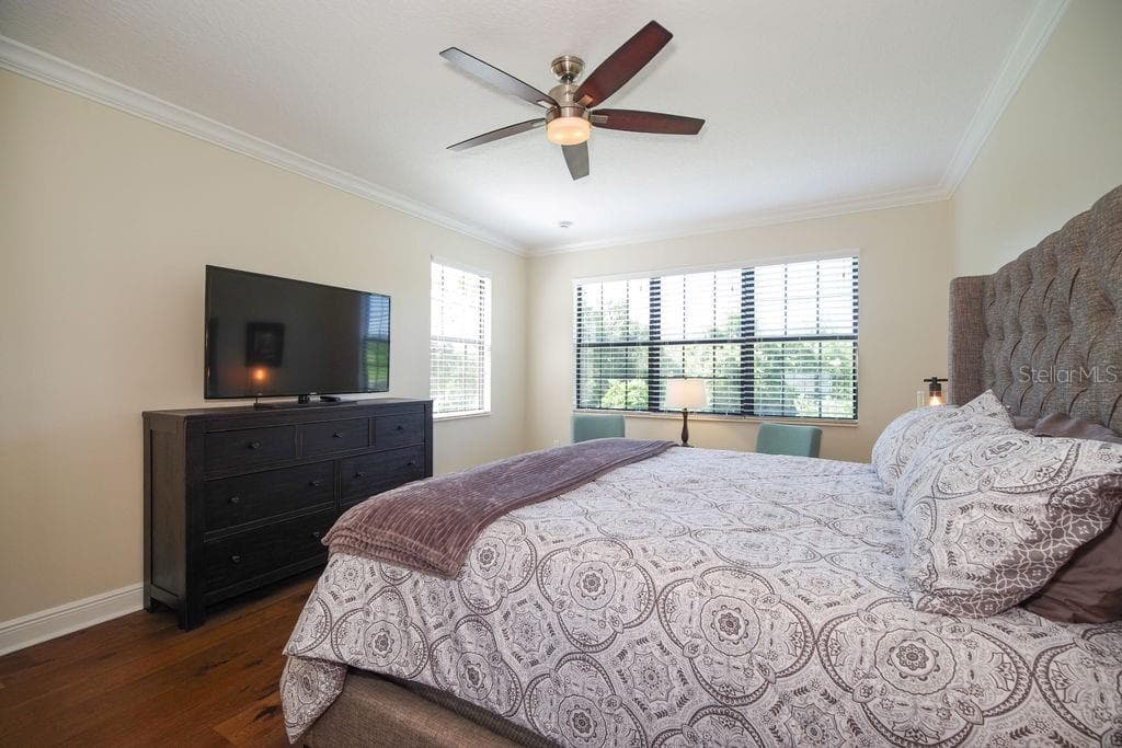 PRIMARY BEDROOM WITH CROWN MOLDING - 1541 CORKERY CT #1541, WINTER SPRINGS