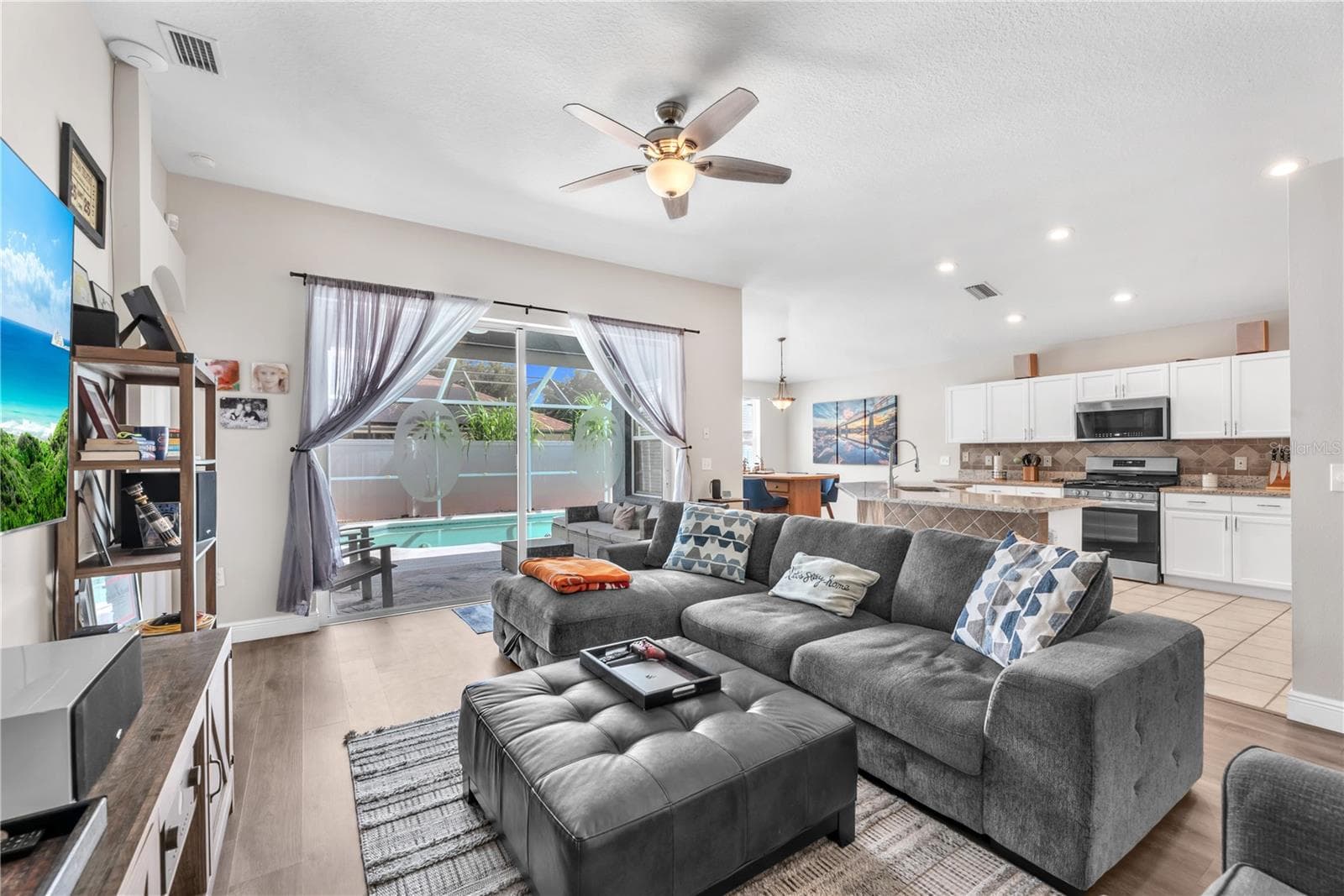 living room - 4306 ORANGE RIDGE CT, VALRICO