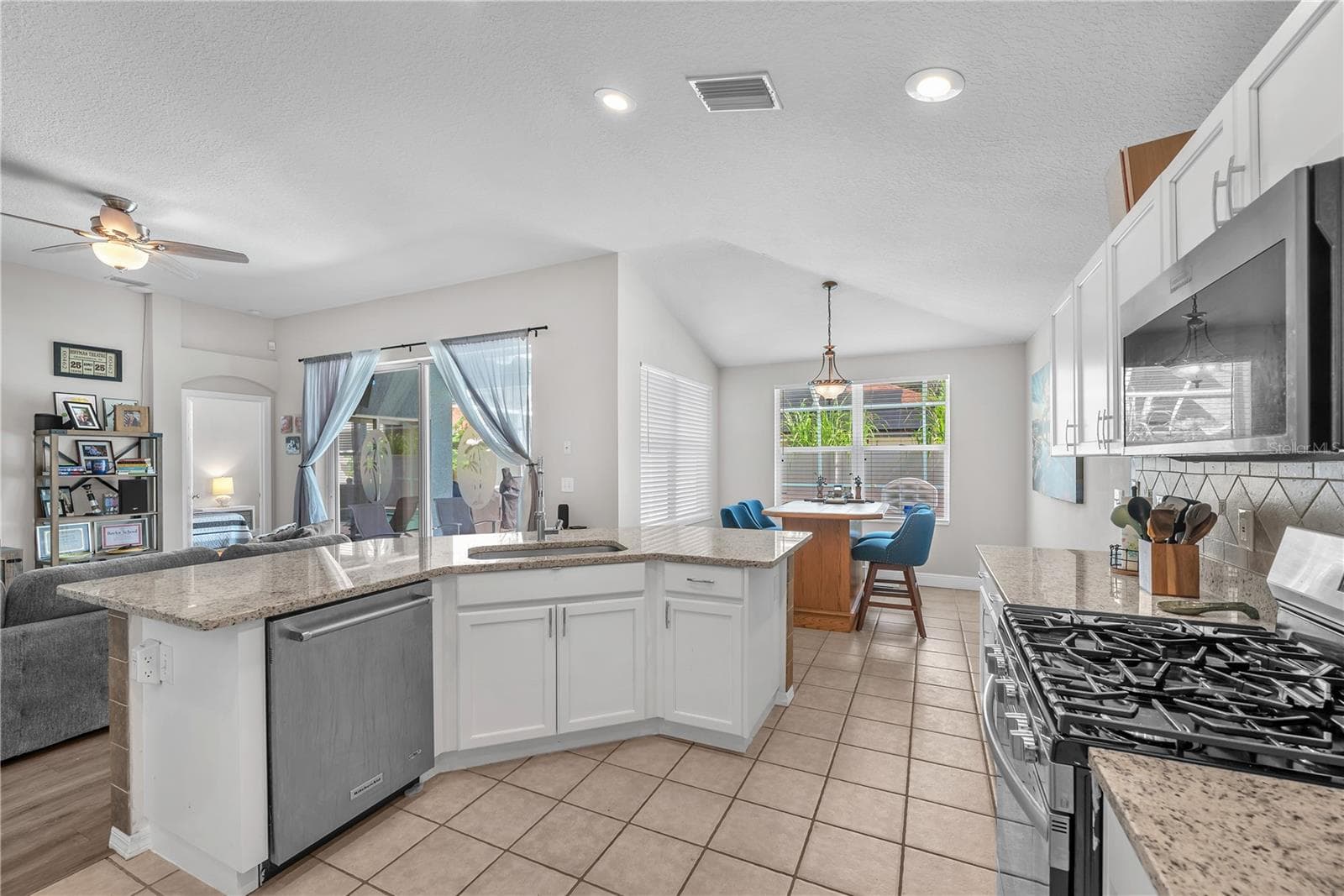Single Family Residence at 4306 ORANGE RIDGE CT, VALRICO, photo 20 of 43