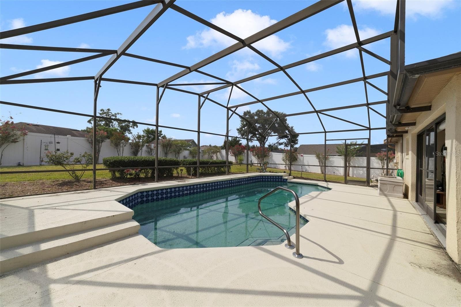 Private screened pool. - 255 LOMA DEL SOL DR, DAVENPORT