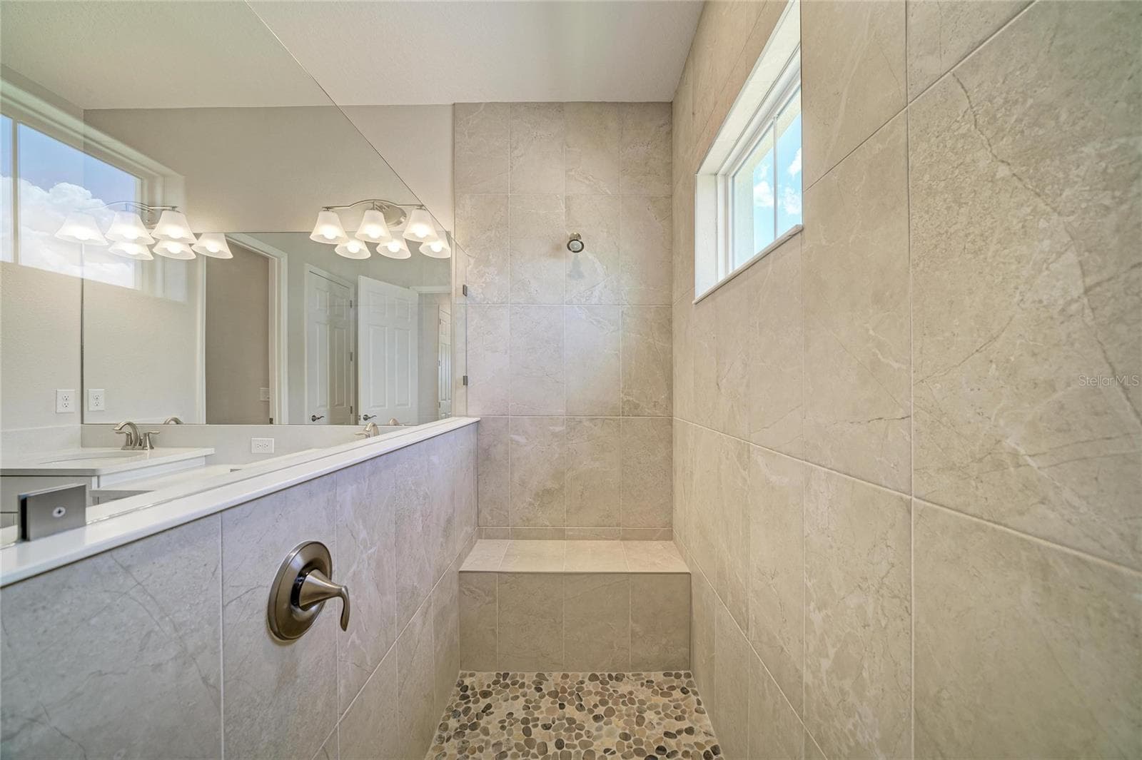 Single Family Residence at 9806 LEAF GREEN LN, DADE CITY, photo 8 of 34