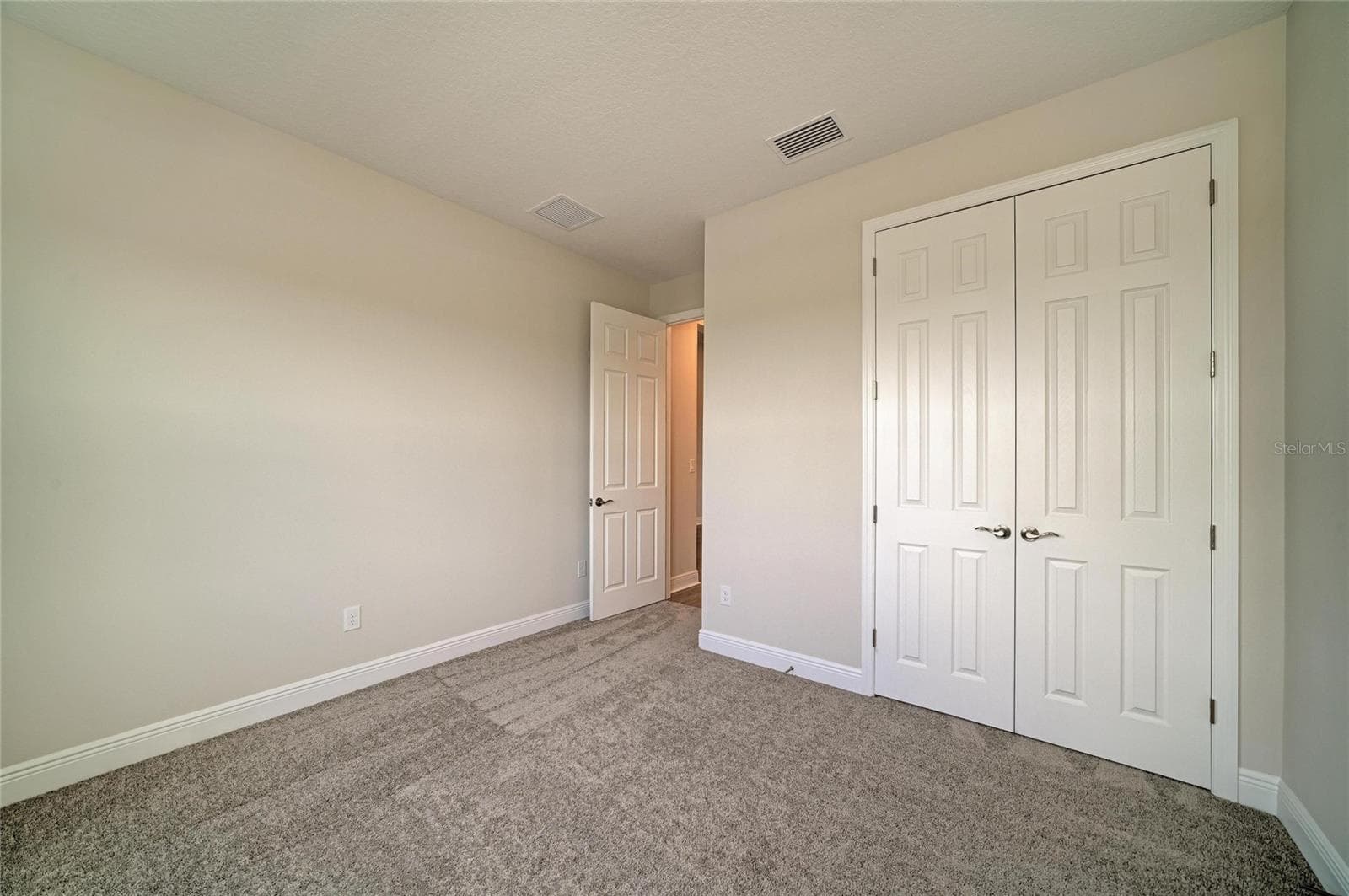 Single Family Residence at 9806 LEAF GREEN LN, DADE CITY, photo 24 of 34