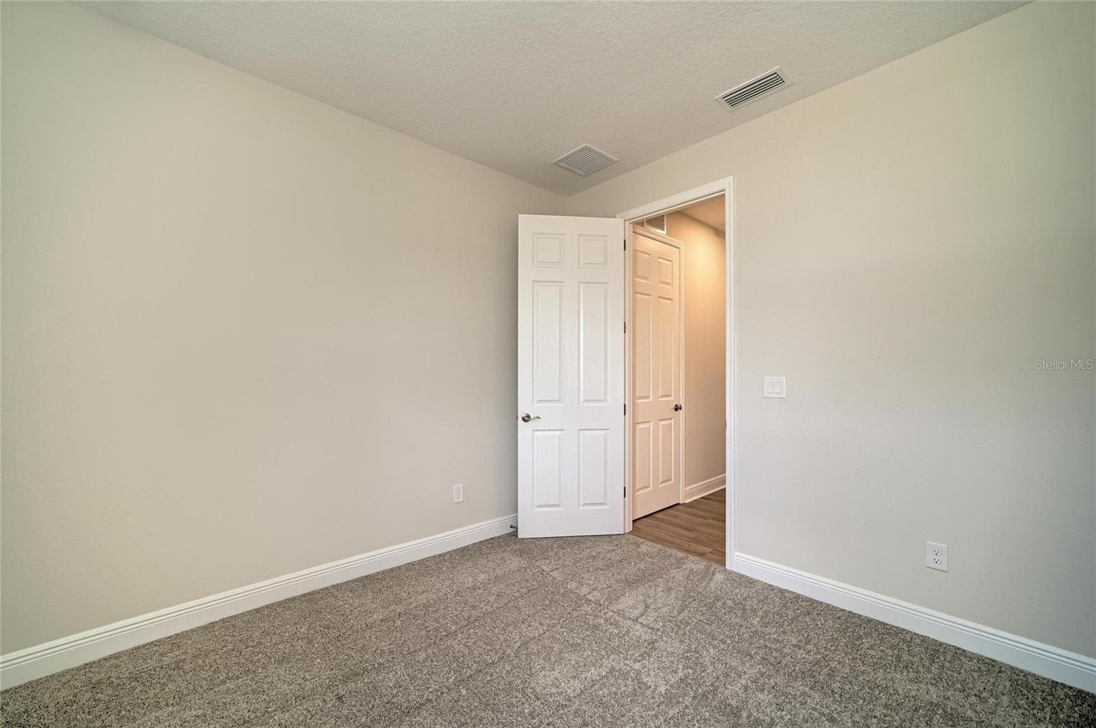 Single Family Residence at 9806 LEAF GREEN LN, DADE CITY, photo 27 of 34