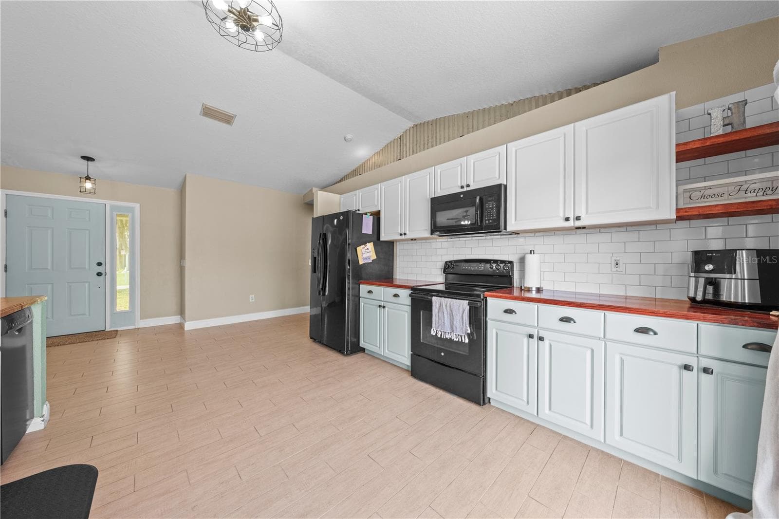 Single Family Residence at 4865 MEADOW DR, ST CLOUD, photo 7 of 33