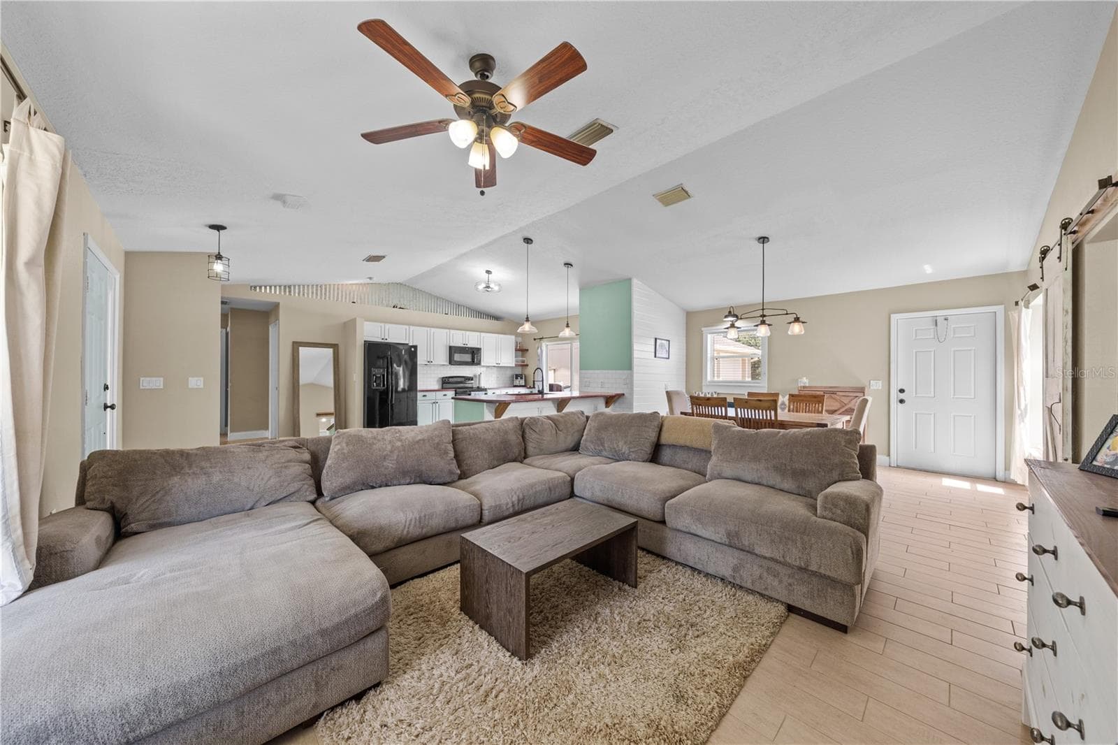 Living room - 4865 MEADOW DR, ST CLOUD