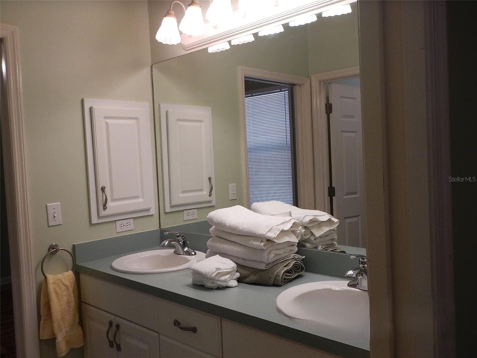 Jack & Jill Bath between bedroom 3 & 4 - 8315 LILLY LAKE RD, MELROSE