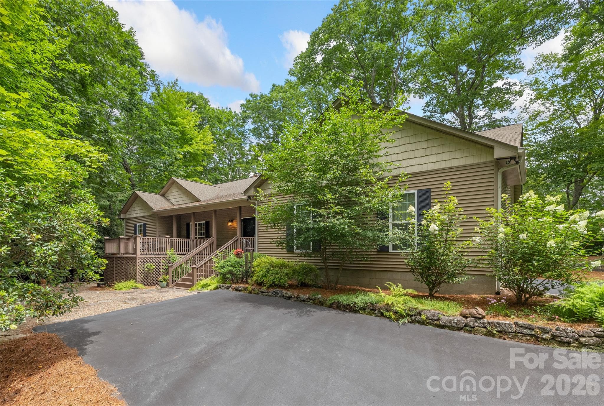 141 Dolly Lane