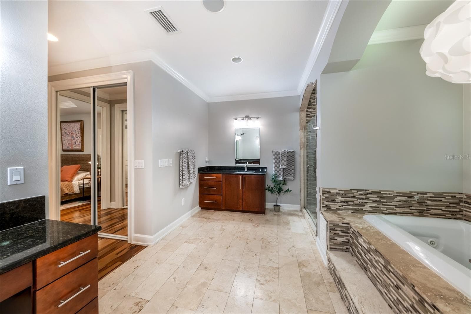 Single Family Residence at 834 MILLSHORE DR, CHULUOTA, photo 25 of 61
