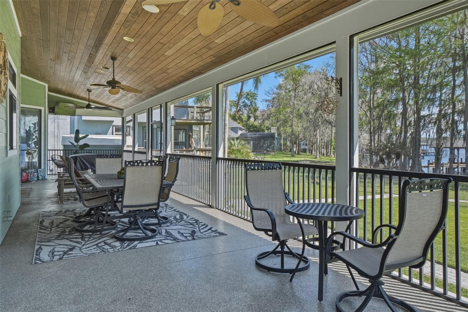 Backyard lanai - 834 MILLSHORE DR, CHULUOTA