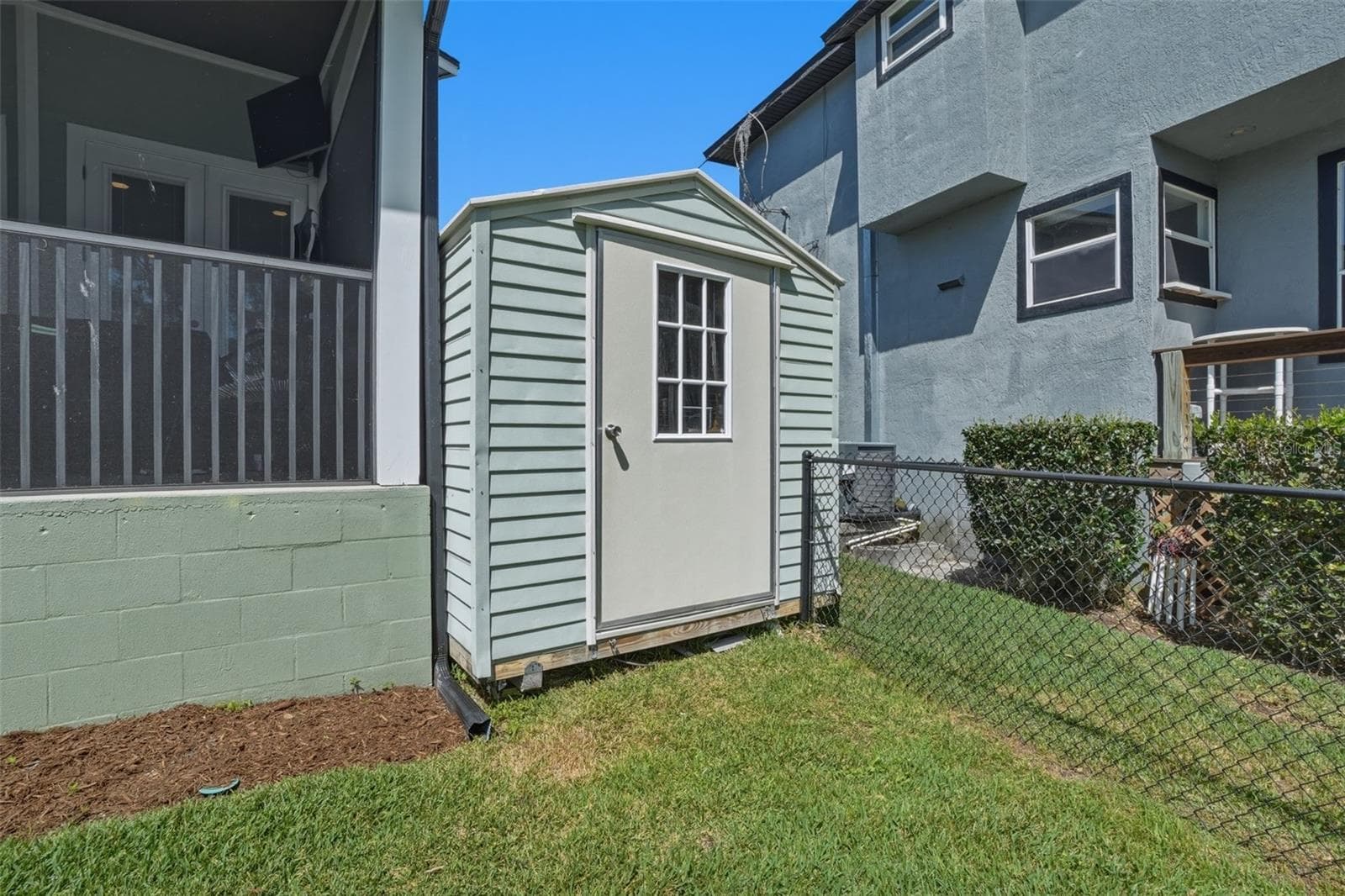 Storage shed - 834 MILLSHORE DR, CHULUOTA