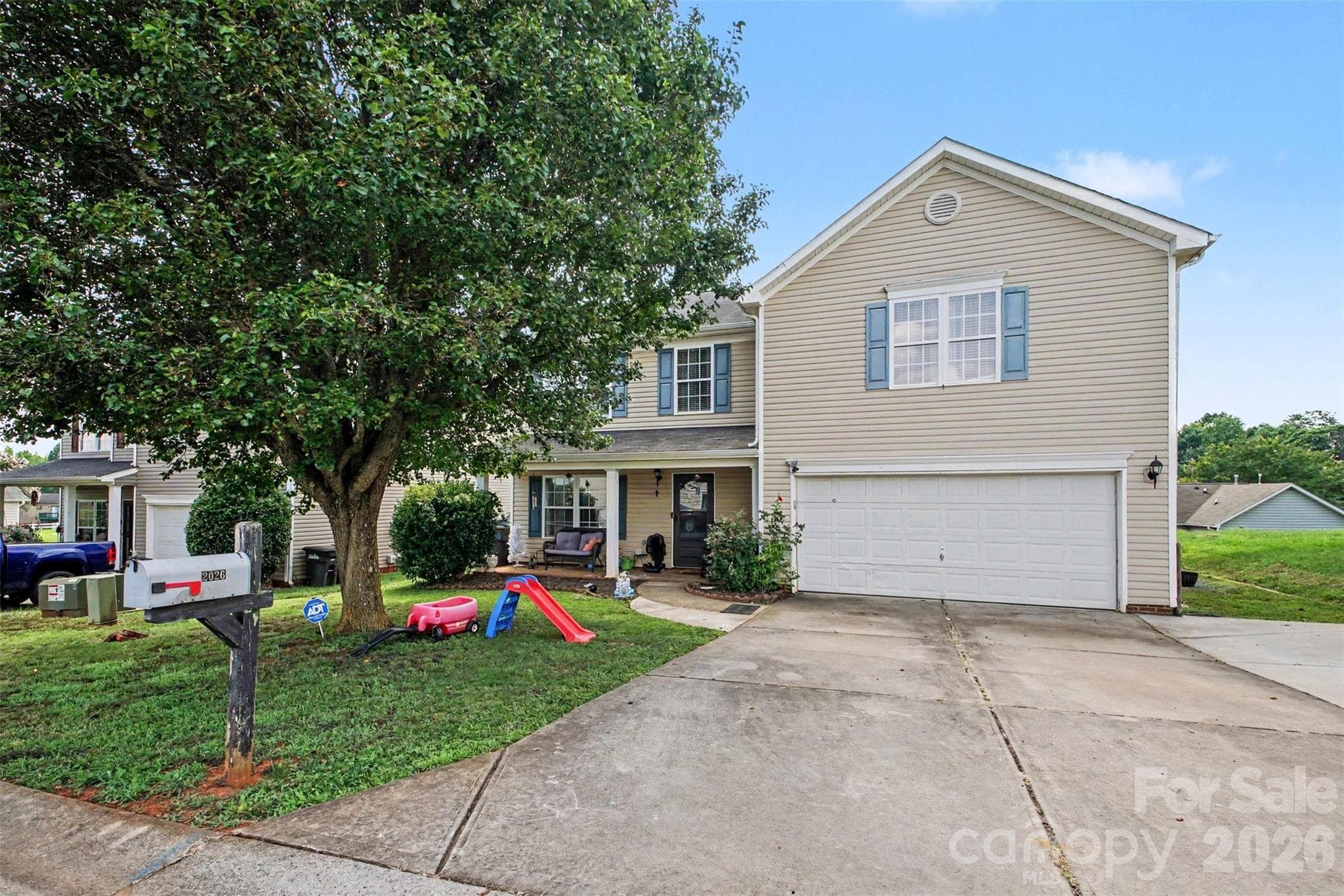 Single Family Residence at 2026 Edenderry Drive, Statesville, photo 2 of 30