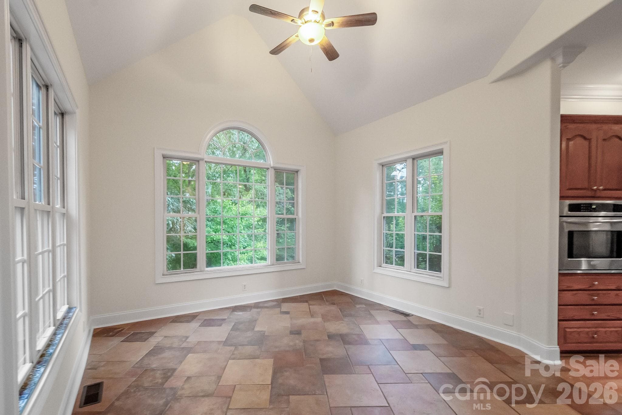 Single Family Residence at 3248 The Knoll Lane, Lancaster, photo 10 of 48