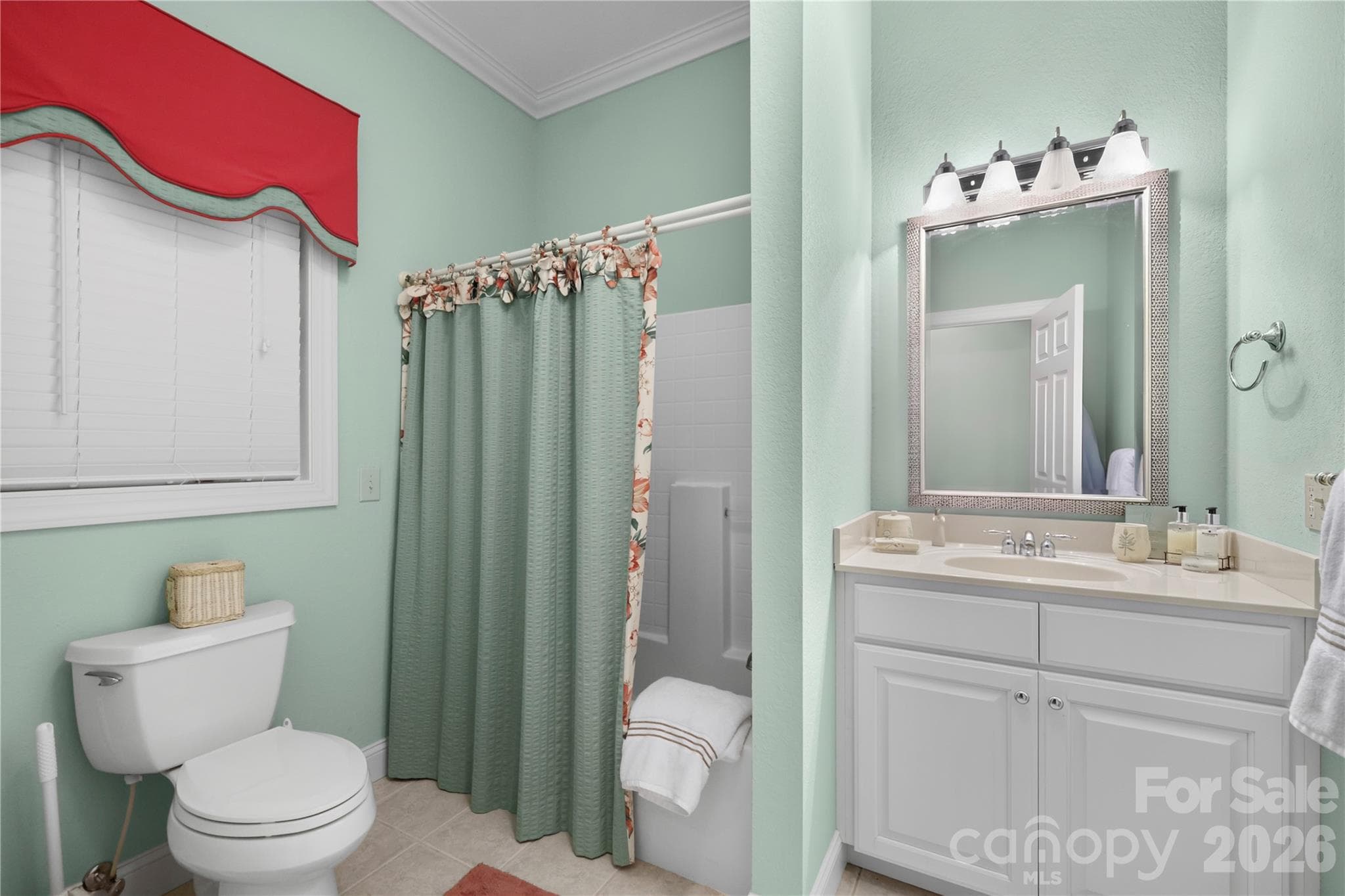 Single Family Residence at 911 Buckberry Drive N, Sapphire, photo 36 of 45