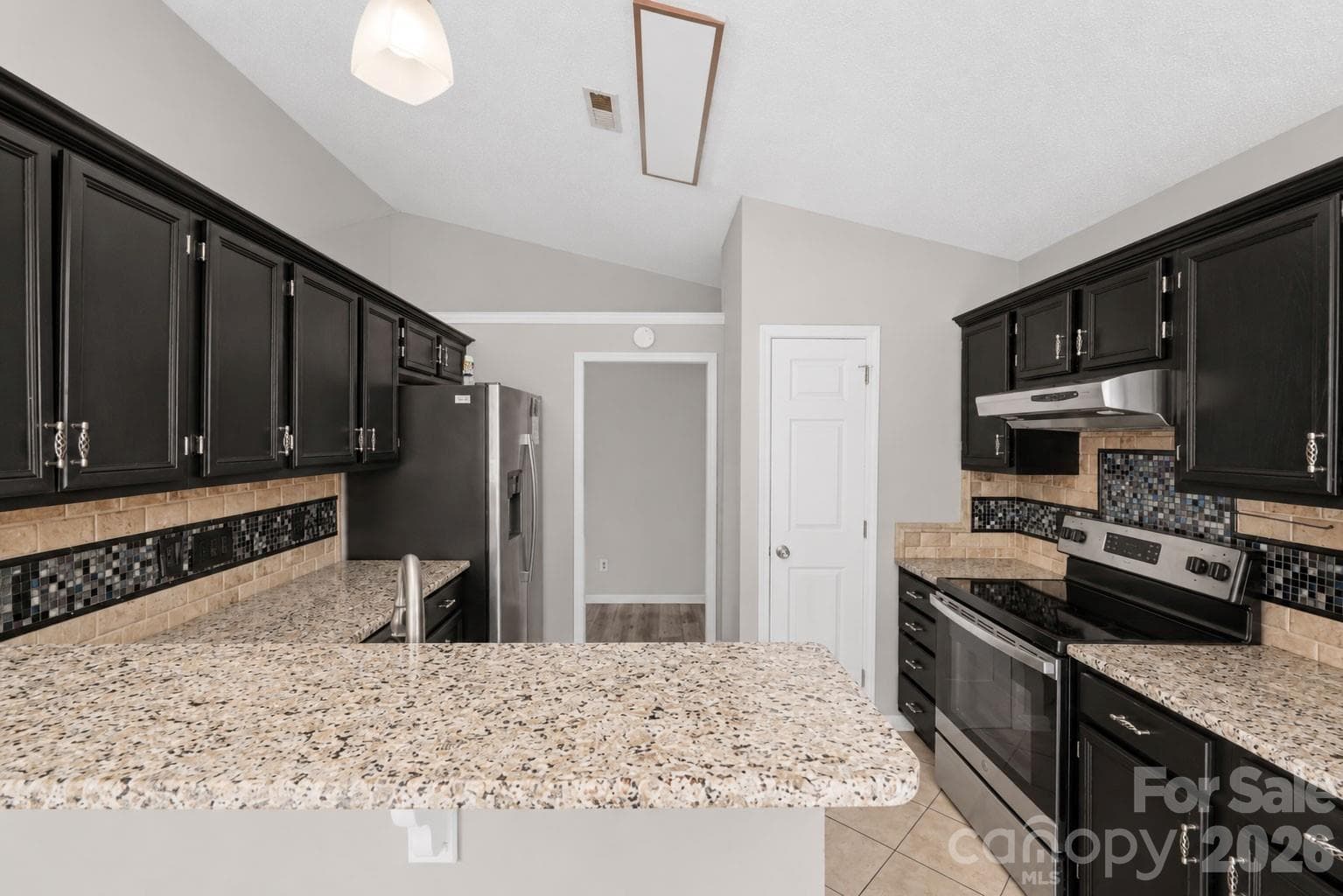 Single Family Residence at 1828 Sugar Hollow Drive, Charlotte, photo 4 of 22