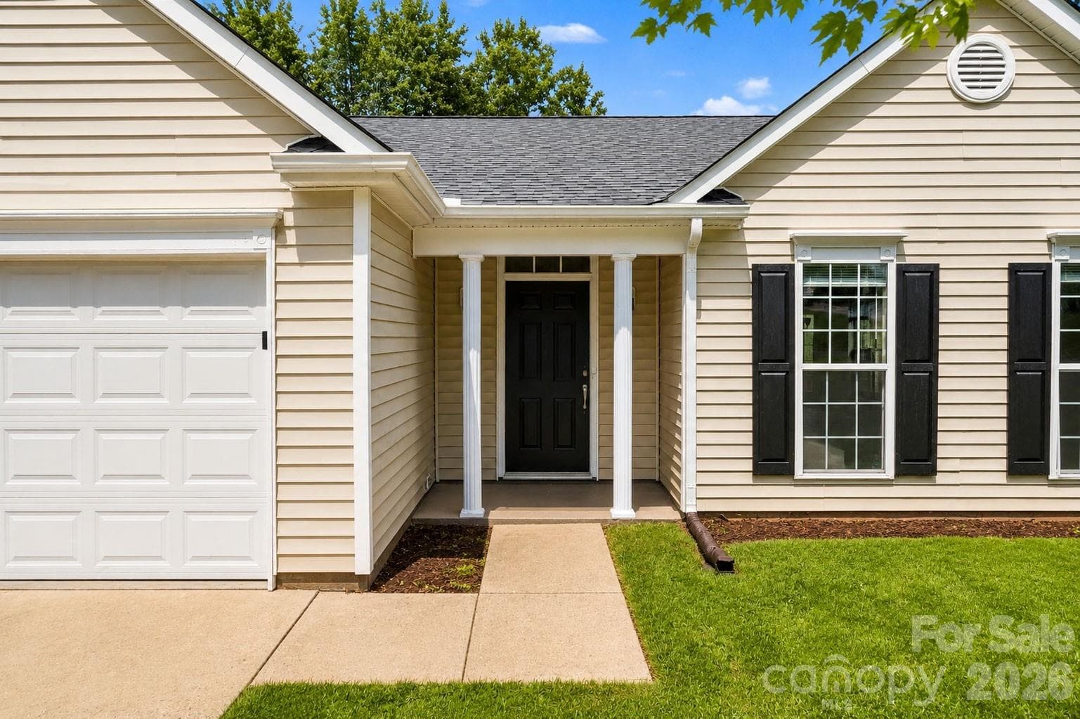 Single Family Residence at 1828 Sugar Hollow Drive, Charlotte, photo 8 of 22