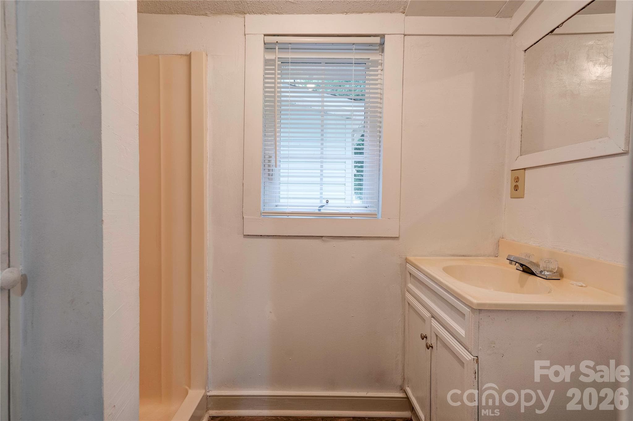 Bathroom 3 - 1726 Metcalf Road, Shelby