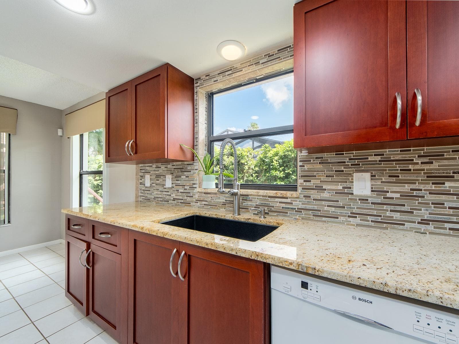 Single Family Residence at 1612 MIDNIGHT PASS WAY, CLEARWATER, photo 8 of 33
