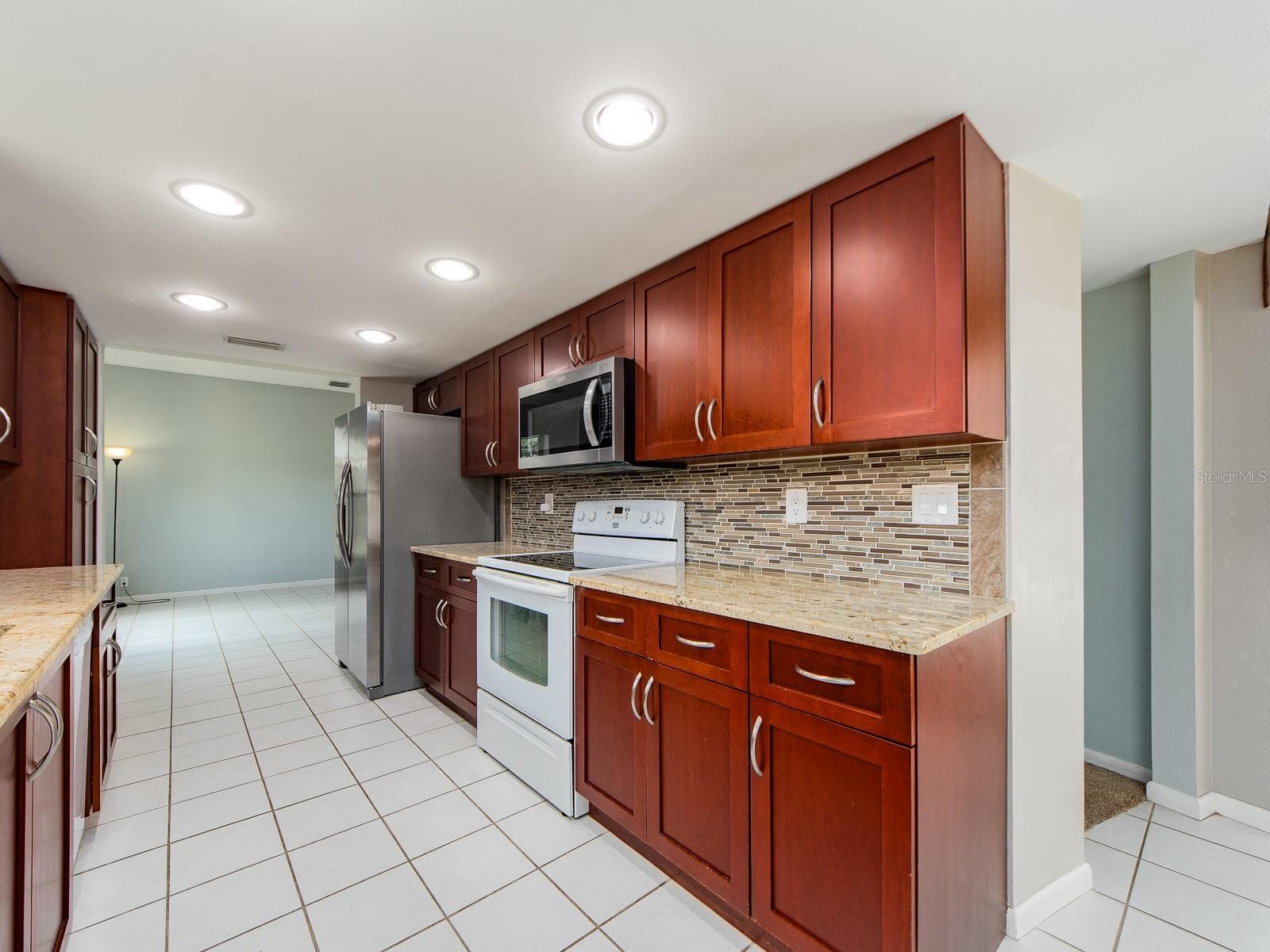Single Family Residence at 1612 MIDNIGHT PASS WAY, CLEARWATER, photo 9 of 33