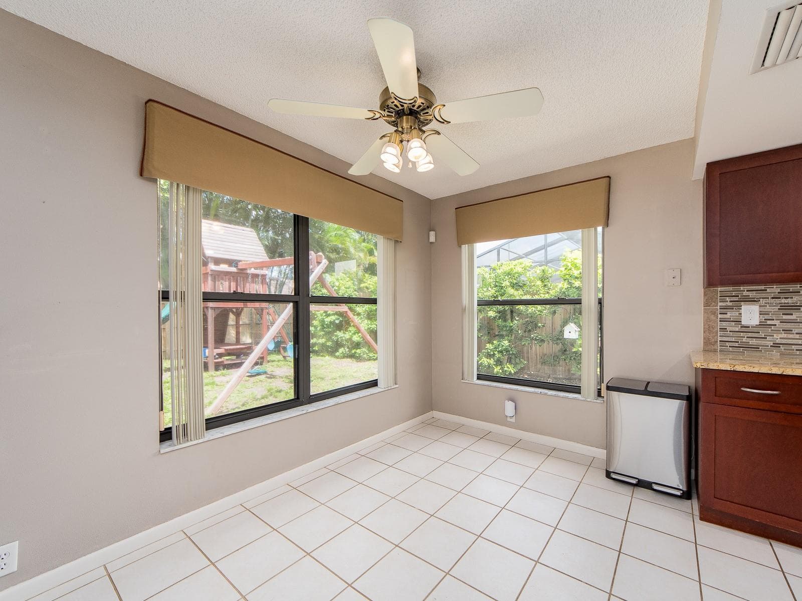 Single Family Residence at 1612 MIDNIGHT PASS WAY, CLEARWATER, photo 10 of 33