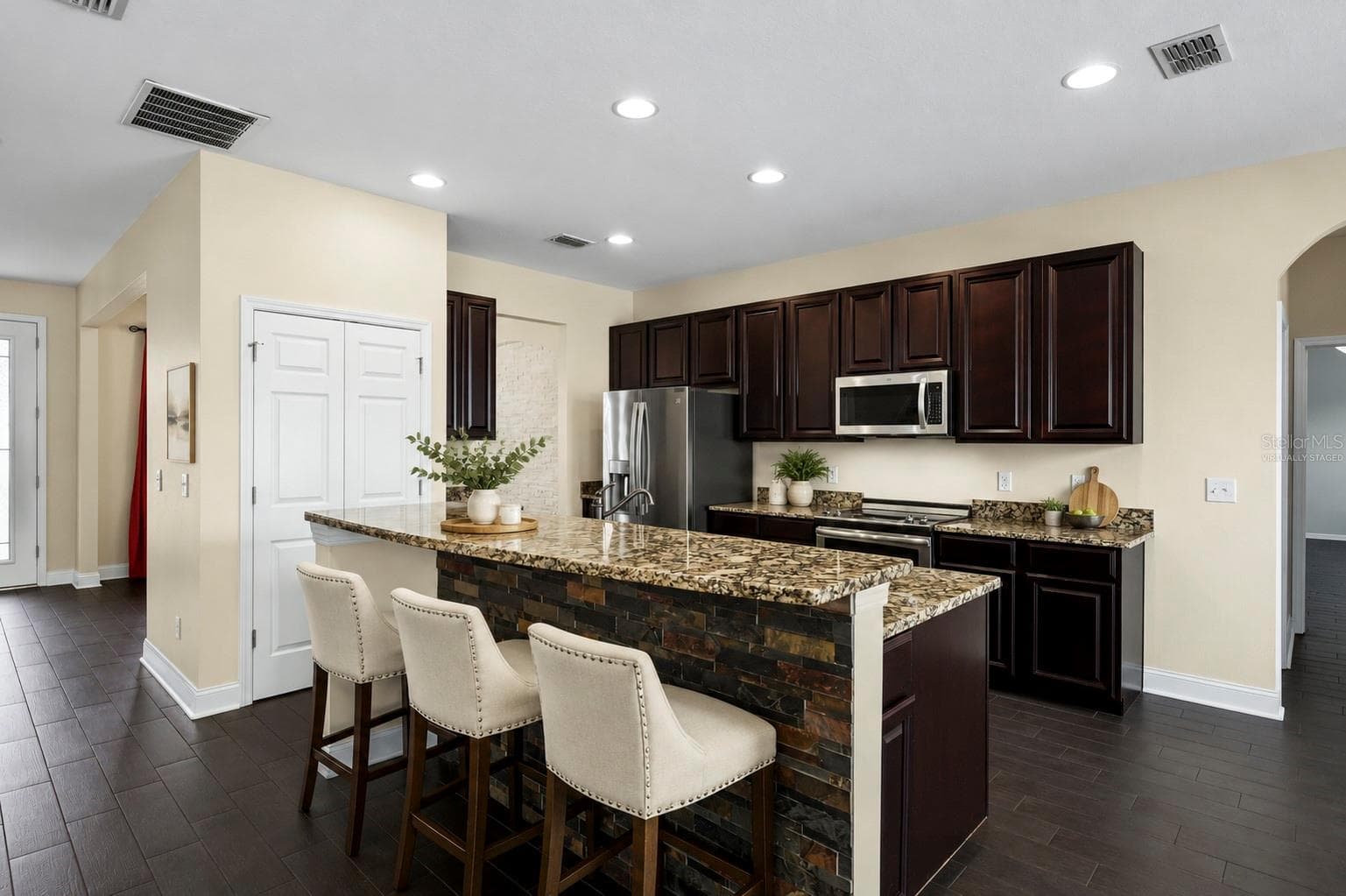 Virtually Staged - 637 GRASSY STONE DR, WINTER GARDEN