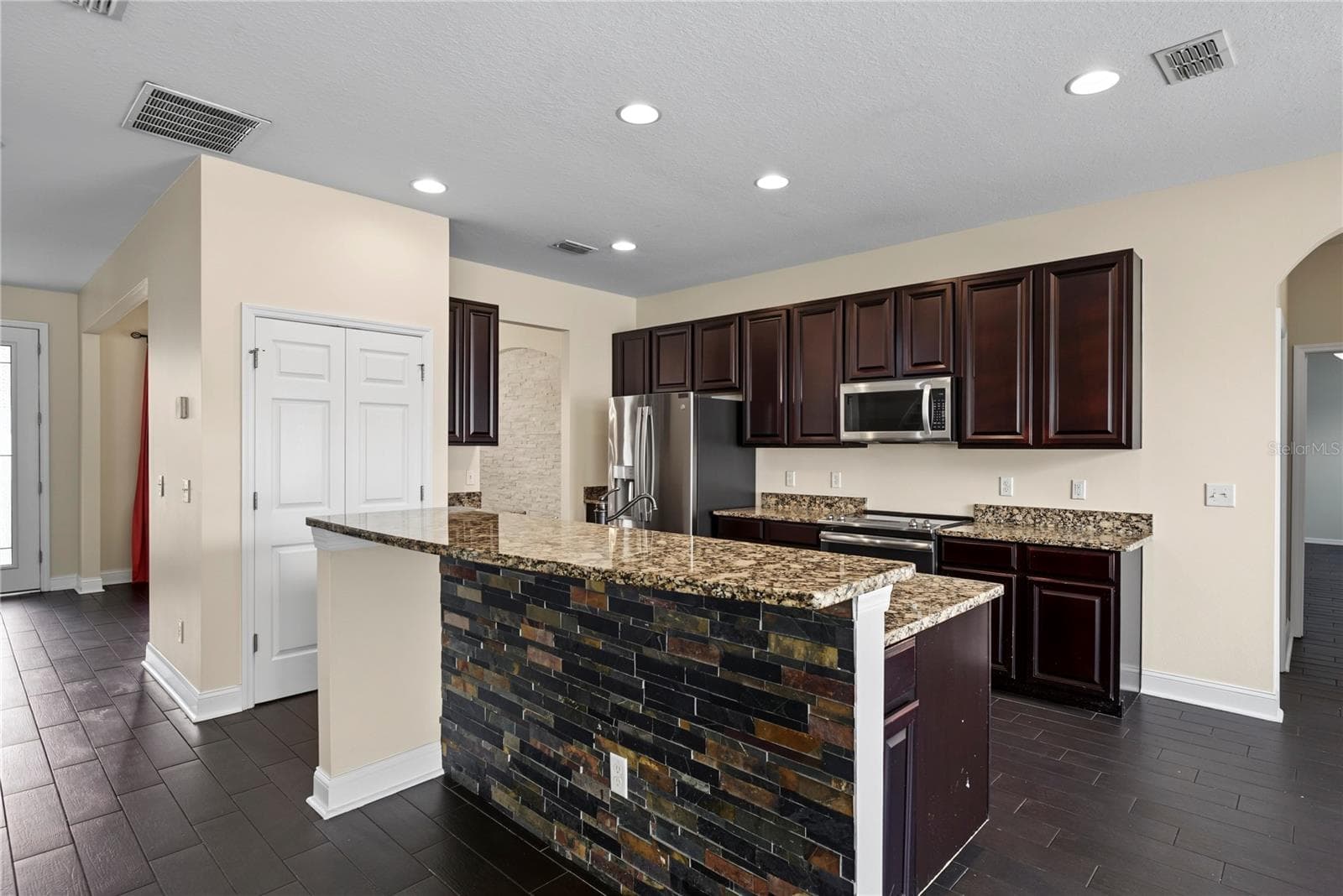 Single Family Residence at 637 GRASSY STONE DR, WINTER GARDEN, photo 19 of 67