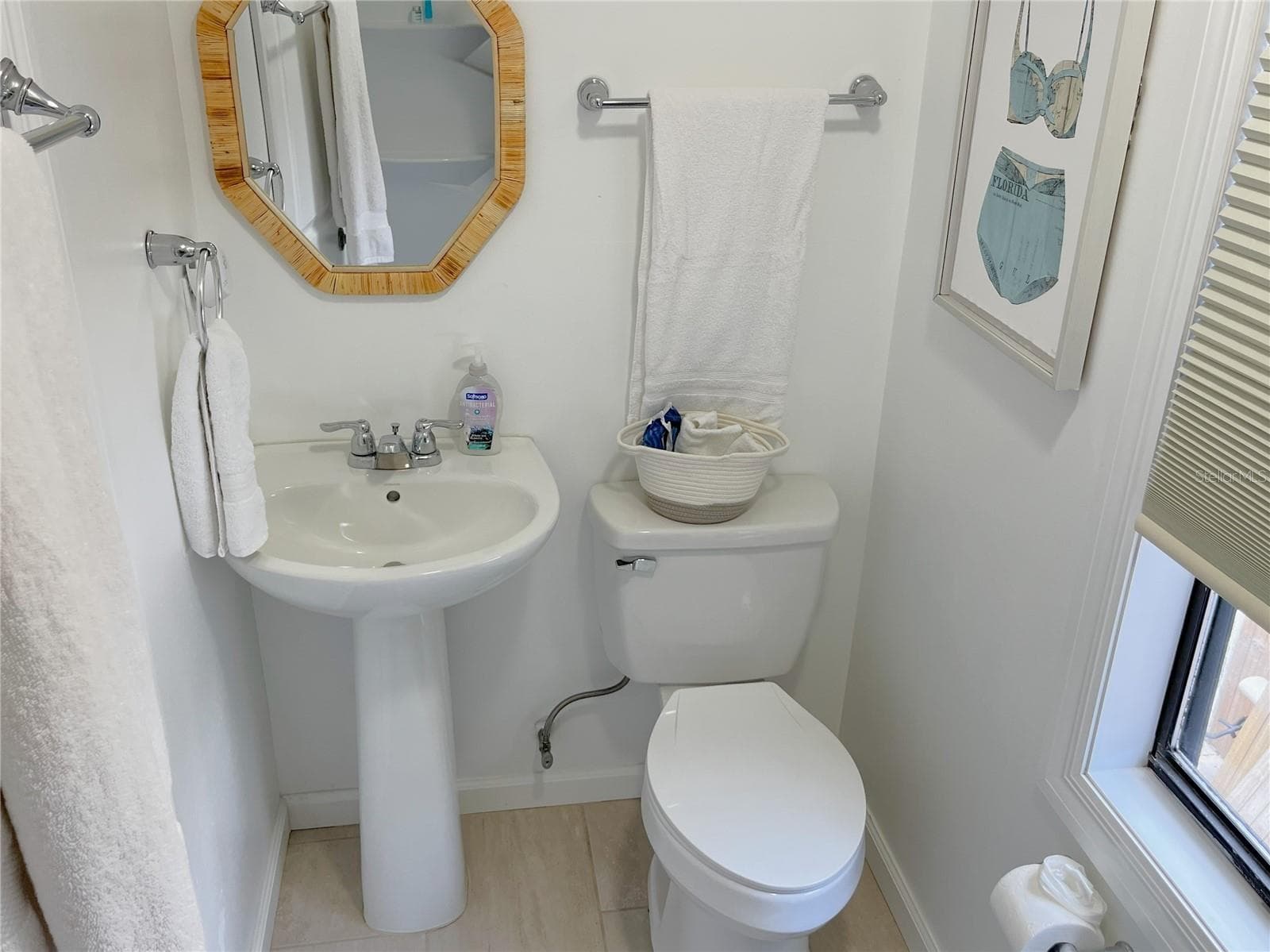 Single Family Residence at 1426 RIVERSIDE DR, DAYTONA BEACH, photo 22 of 29