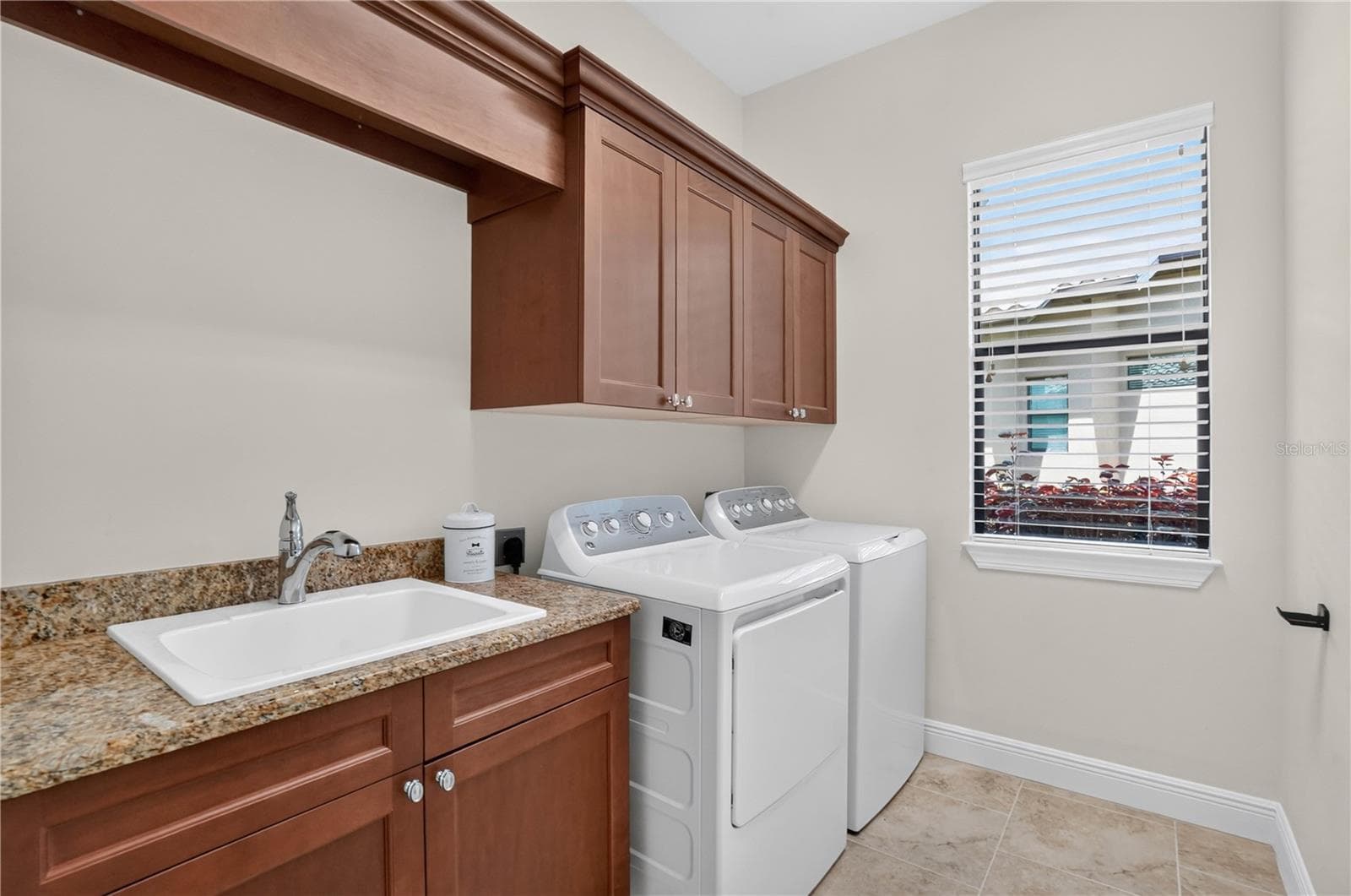 Laundry Room - 11810 RIVER SHORES TRL, PARRISH