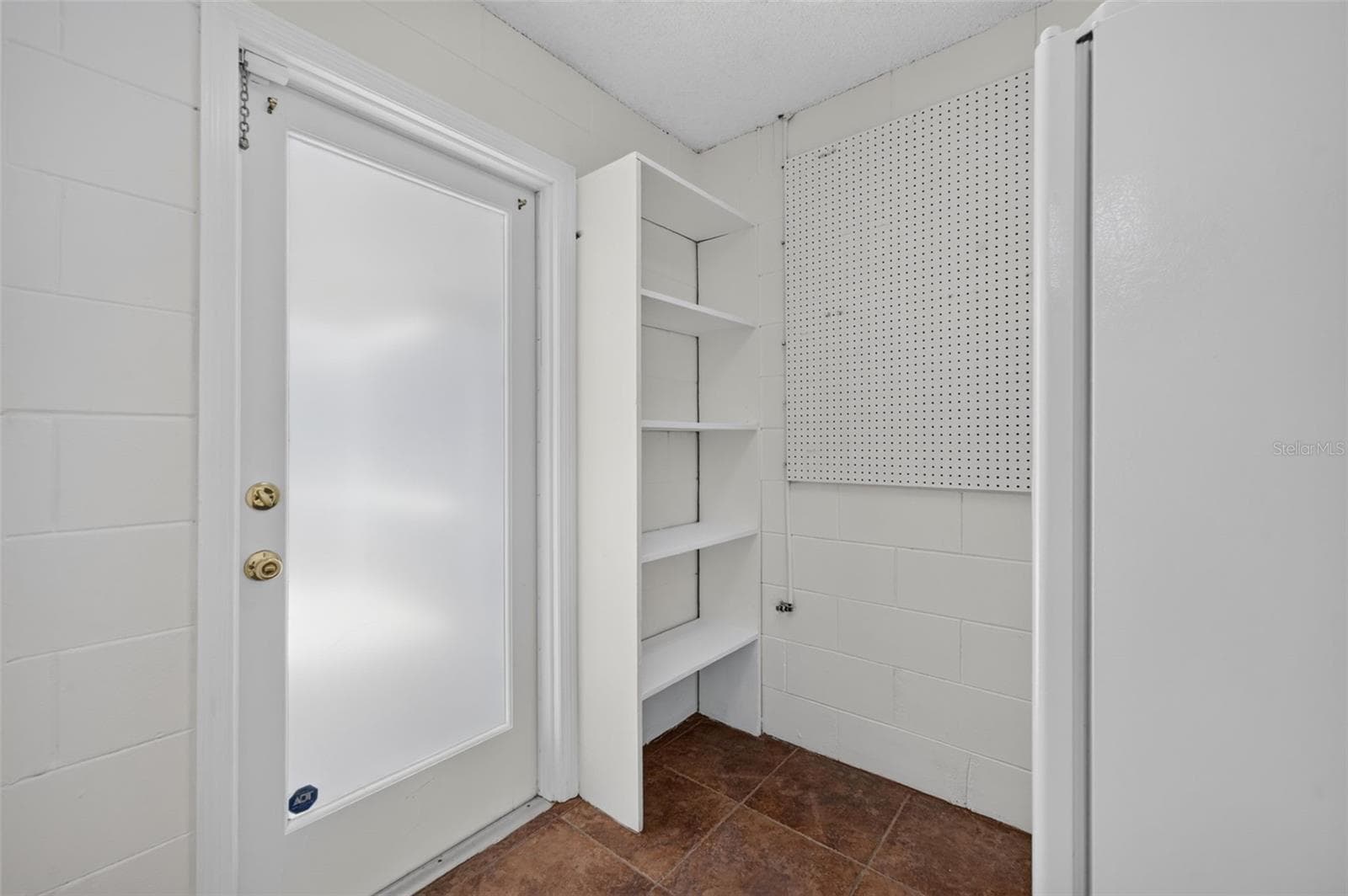 Additional utility room with refrigerator - 2051 DYAN WAY, MAITLAND