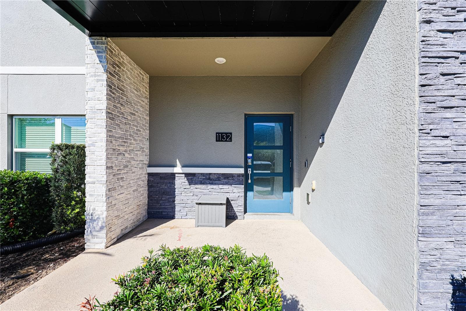 Townhouse at 1132 CHALLENGE DR, DAVENPORT, photo 2 of 48