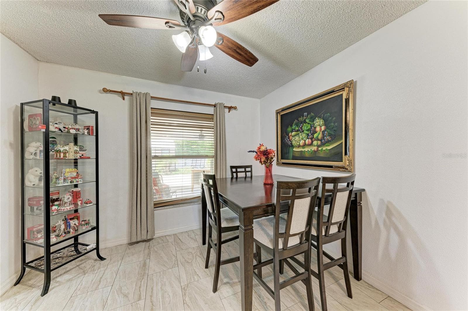 Single Family Residence at 1520 SUNNYHILLS DR, BRANDON, photo 12 of 38