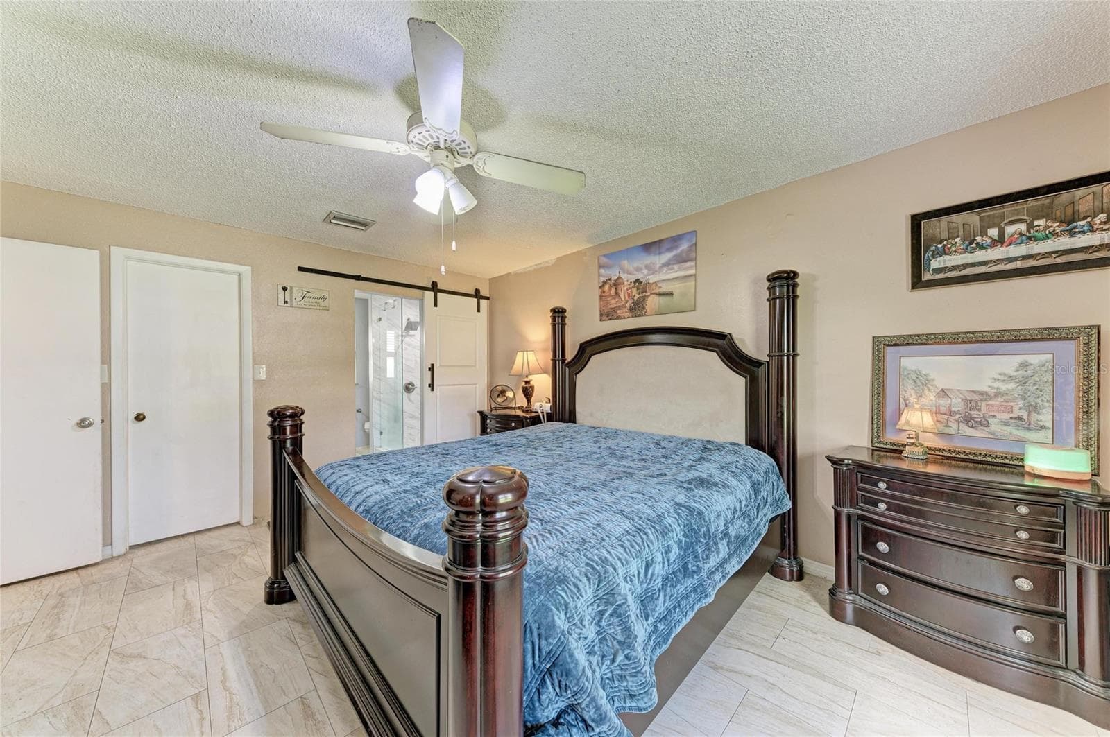 Single Family Residence at 1520 SUNNYHILLS DR, BRANDON, photo 17 of 38