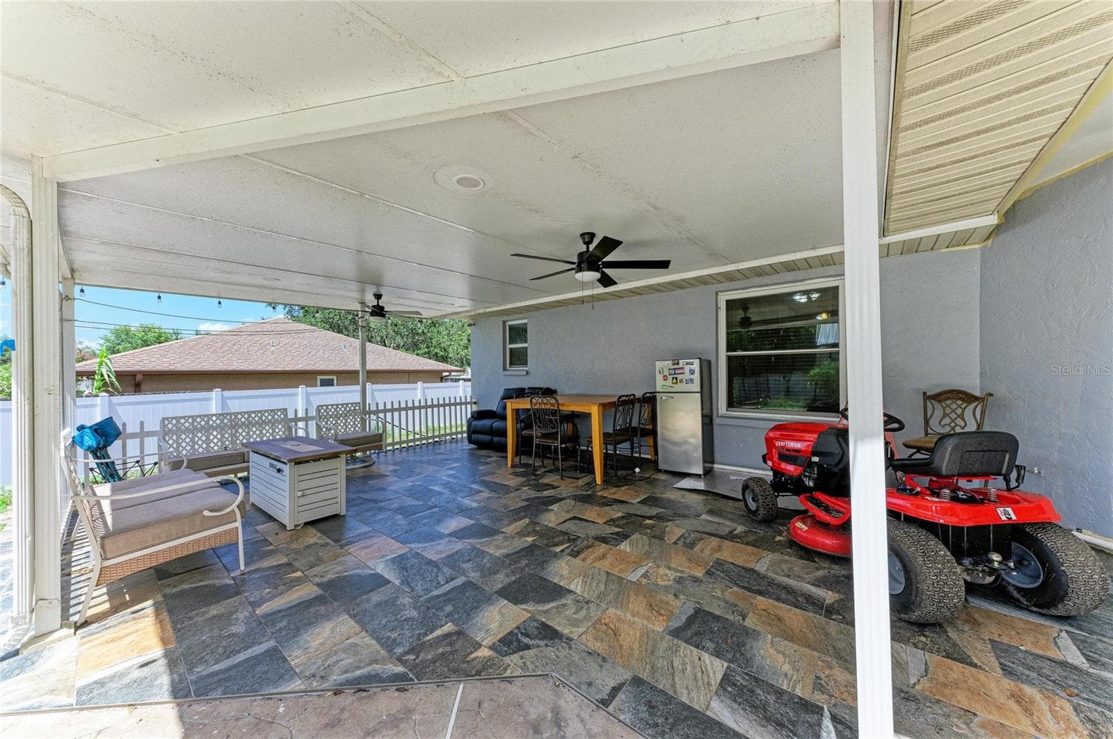 Single Family Residence at 1520 SUNNYHILLS DR, BRANDON, photo 27 of 38