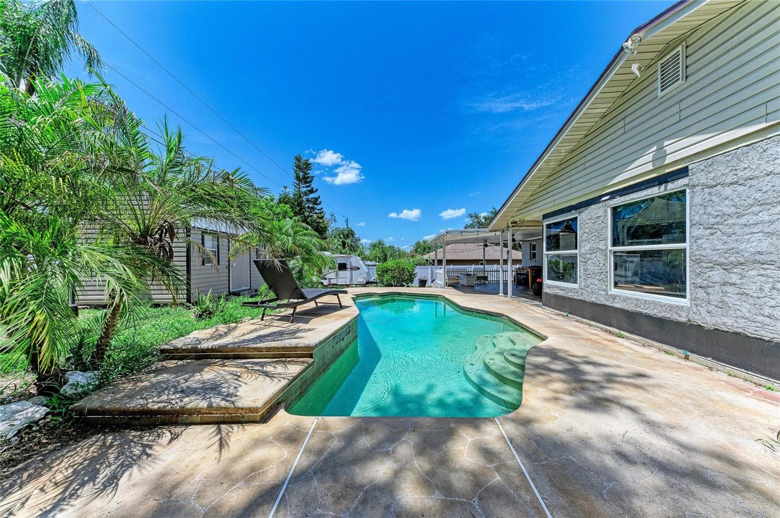 Single Family Residence at 1520 SUNNYHILLS DR, BRANDON, photo 34 of 38