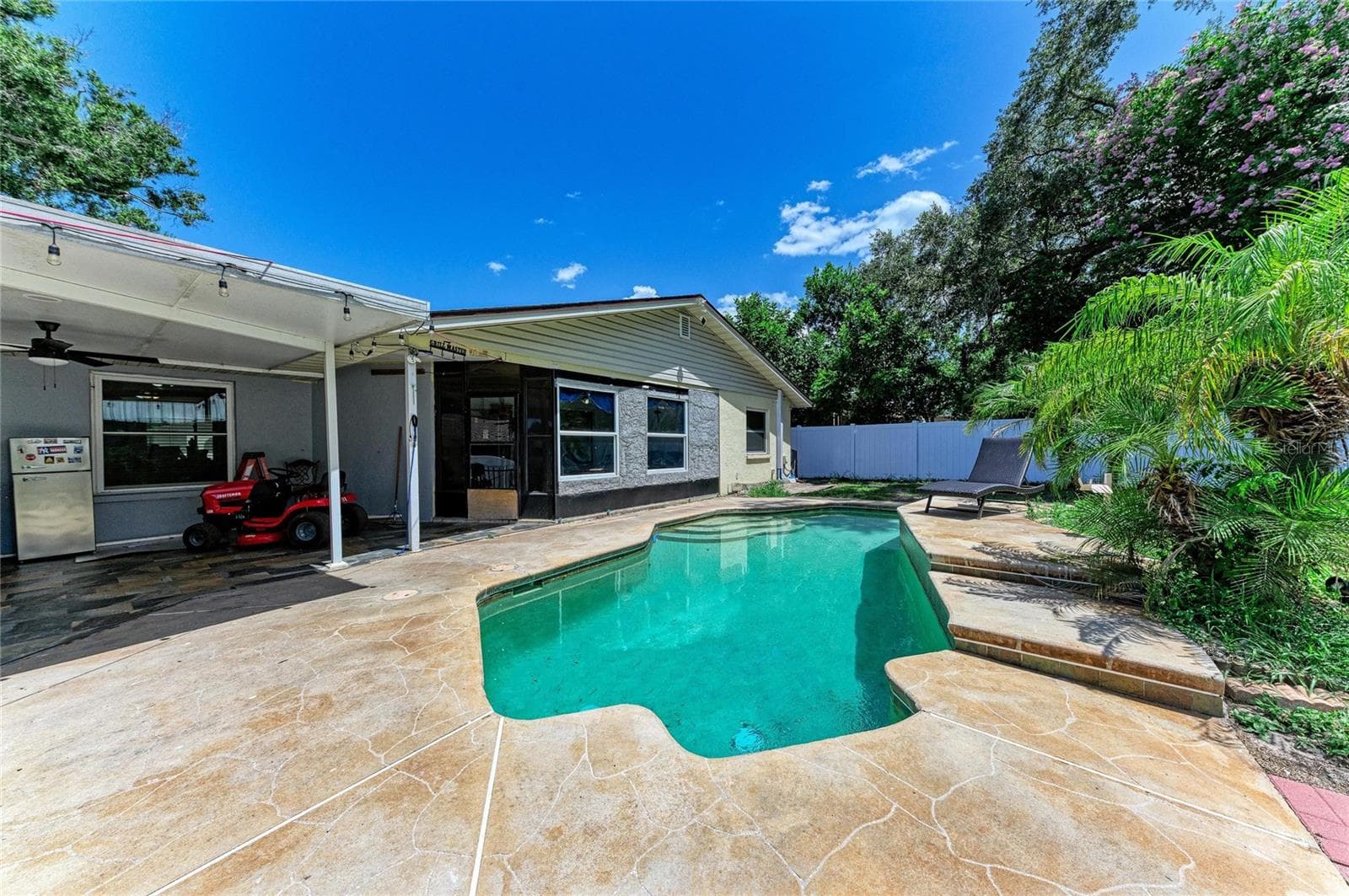 Single Family Residence at 1520 SUNNYHILLS DR, BRANDON, photo 35 of 38