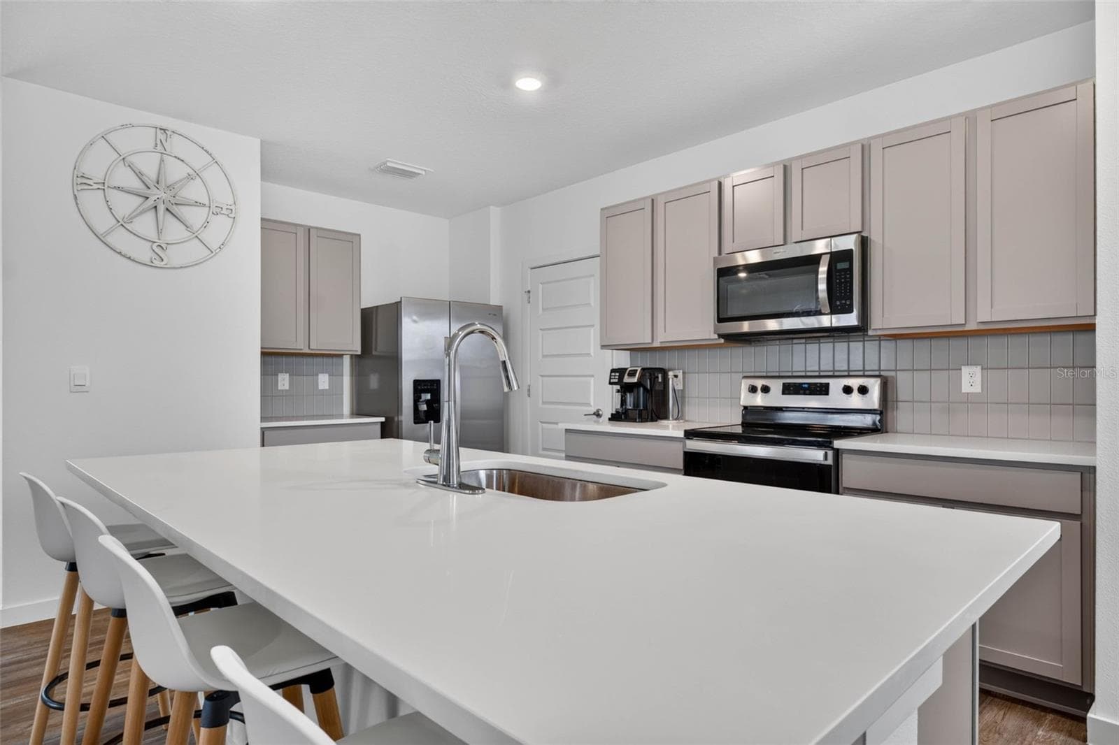 Single Family Residence at 9744 CRESCENT RAY DR, WESLEY CHAPEL, photo 10 of 76