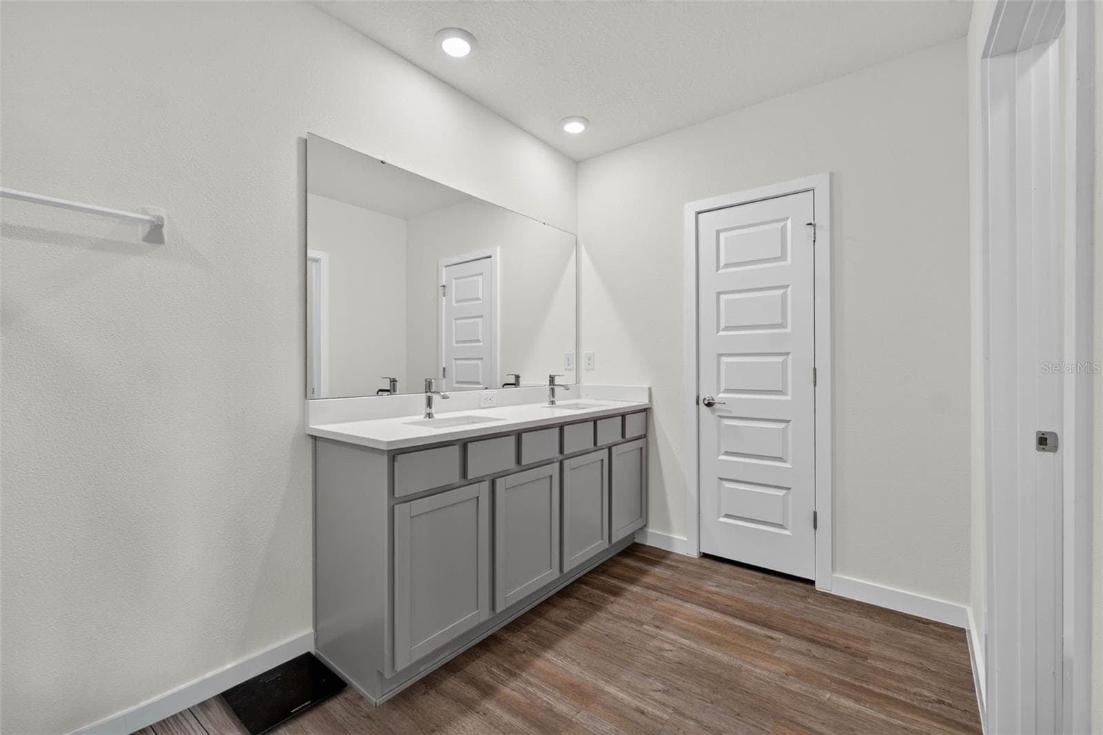 Single Family Residence at 9744 CRESCENT RAY DR, WESLEY CHAPEL, photo 31 of 76