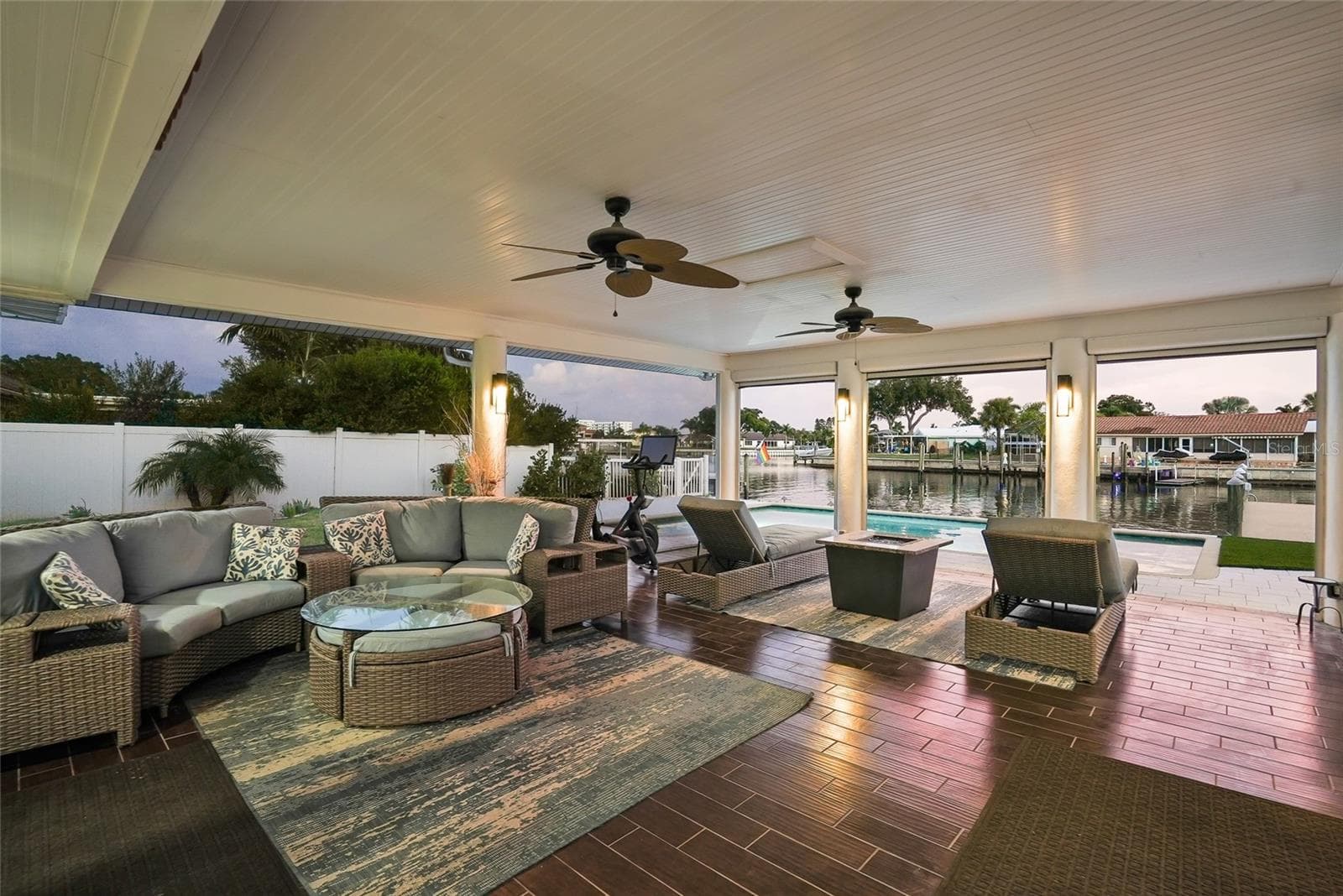 Covered Lanai for Outdoor Entertaining - 3896 42ND AVE S, ST PETERSBURG