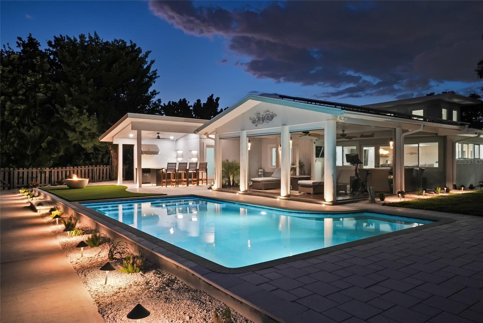 Backyard Paradise - 3896 42ND AVE S, ST PETERSBURG