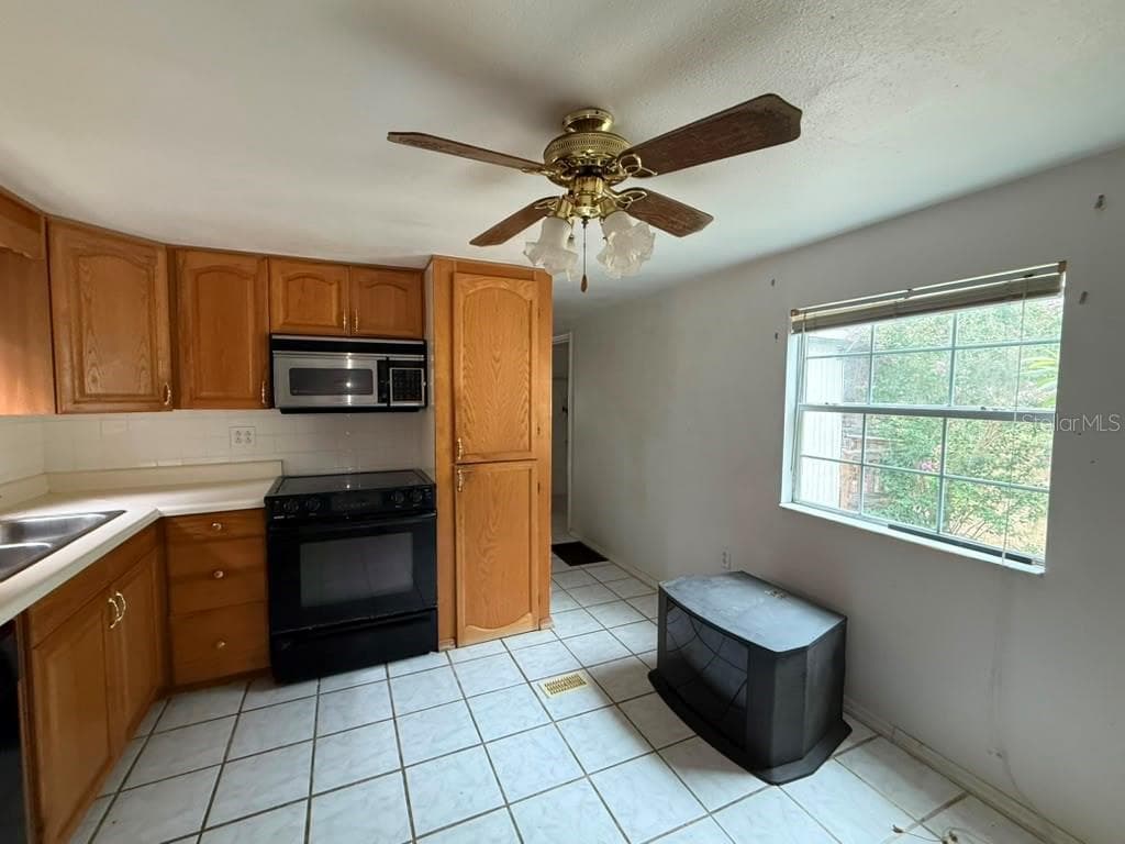 Mobile Home at 27416 WALNUT AVE, OKAHUMPKA, photo 14 of 45