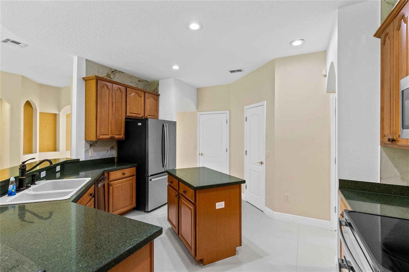 Single Family Residence at 856 TIMBER ISLE DR, ORLANDO, photo 12 of 35