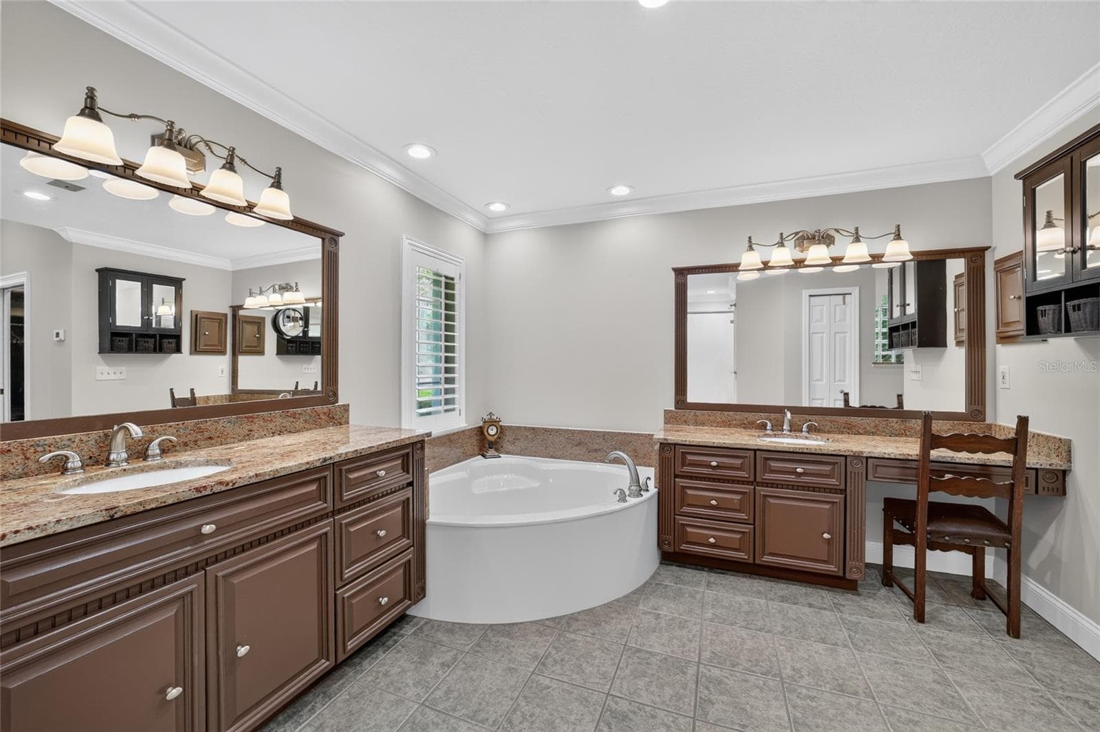 Single Family Residence at 7050 SE 12TH CIR, OCALA, photo 21 of 43